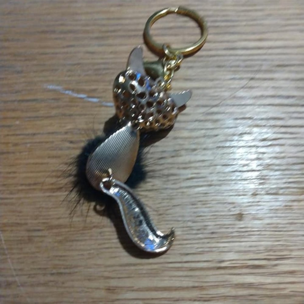 Black Fox Key Chain - Picture 4 of 5